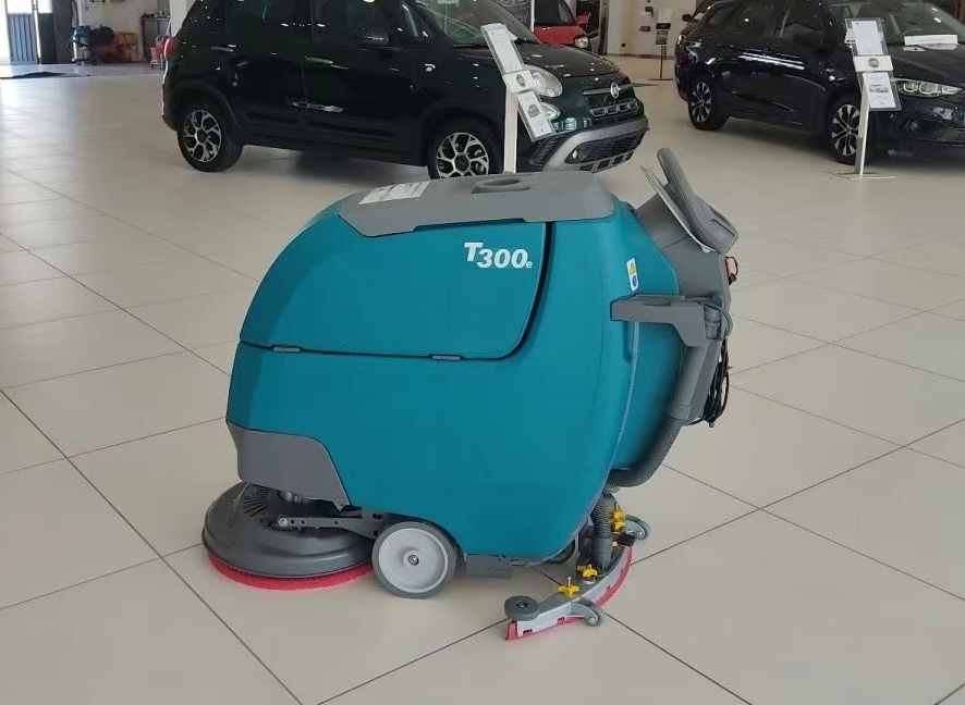 大商場清潔，還在使用人工？現(xiàn)在都用洗地機(jī)啦