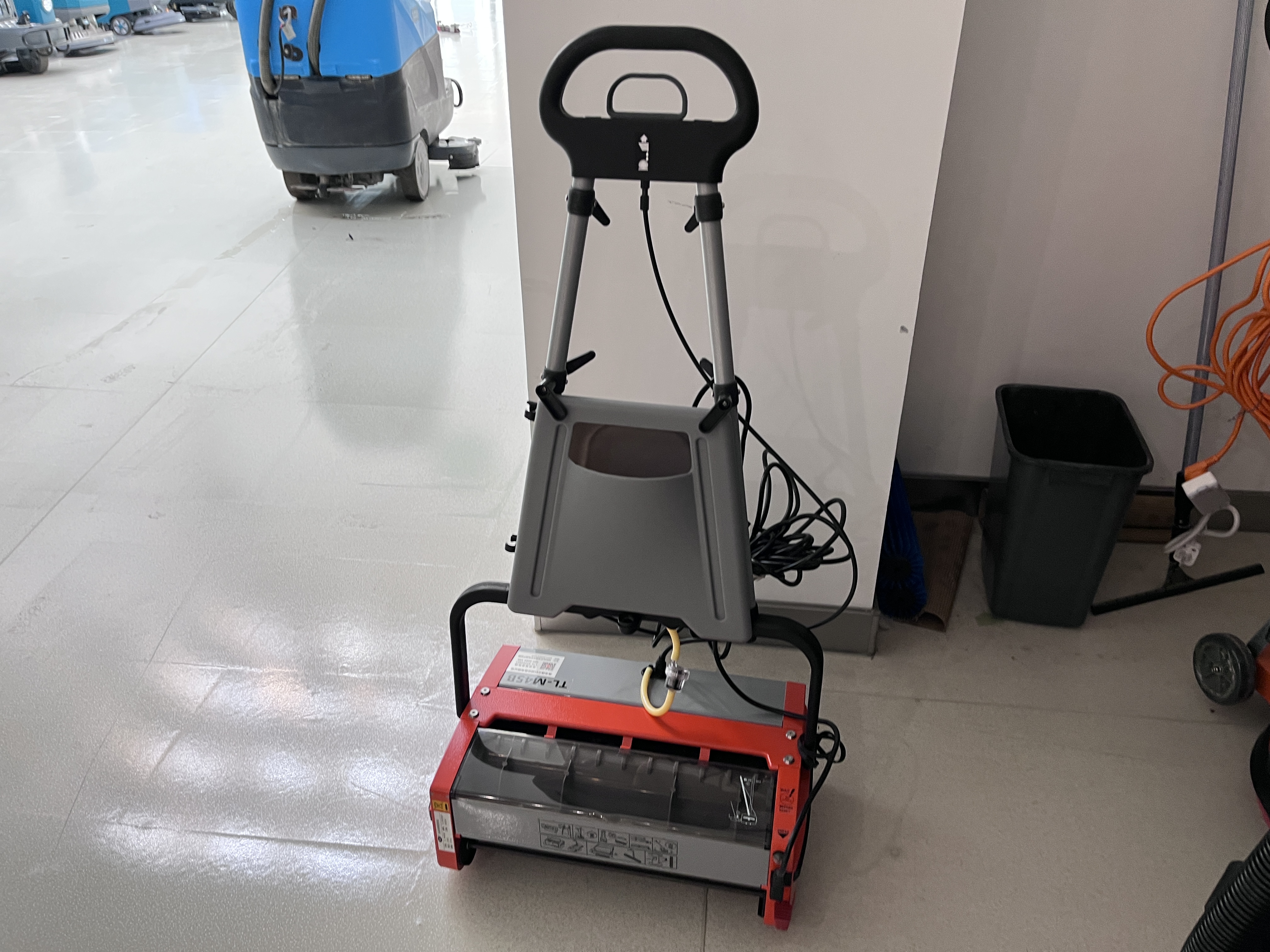 扶梯清洗機，關注用戶體驗！