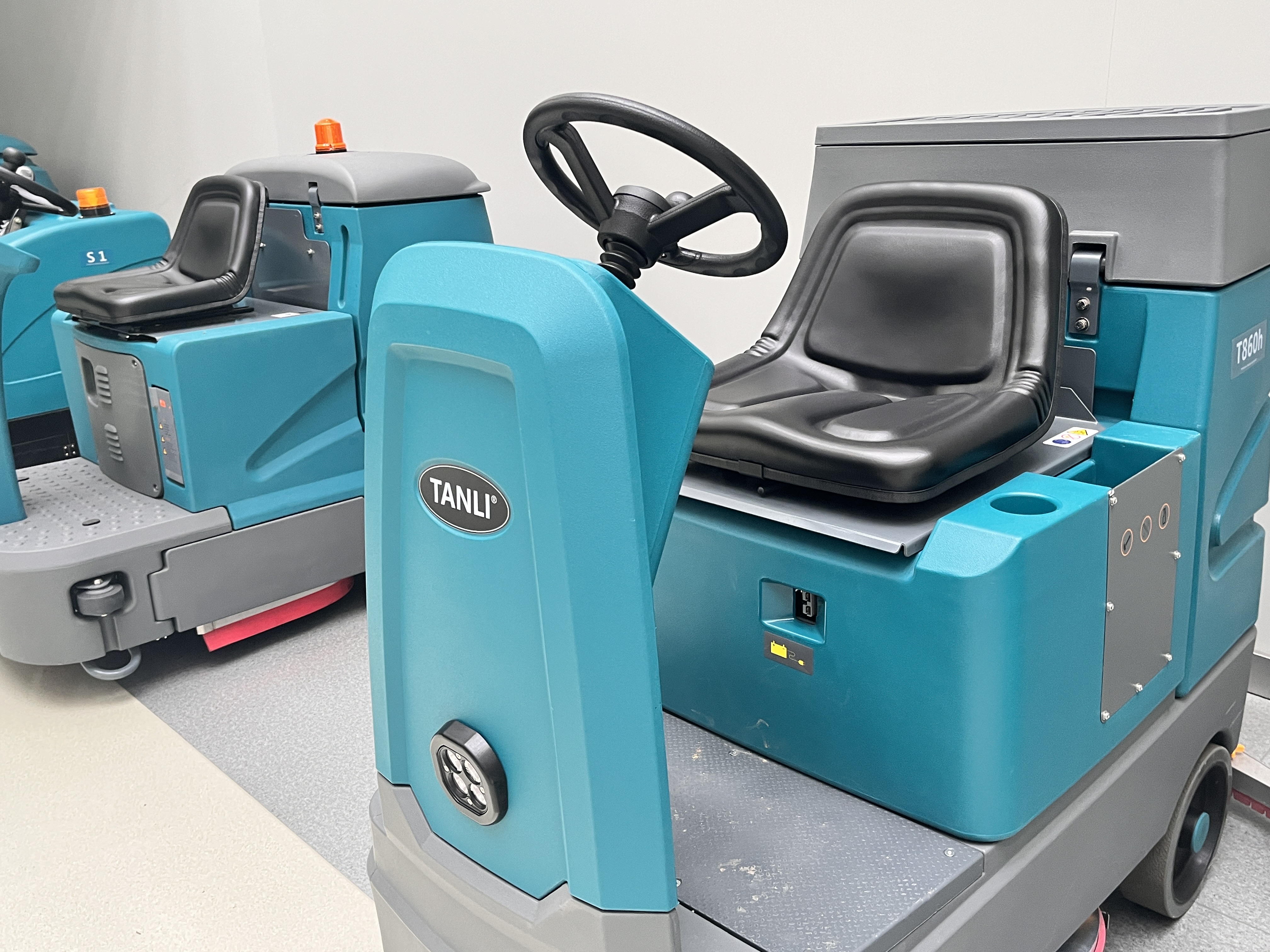 如何選擇一臺(tái)洗地機(jī)（四）