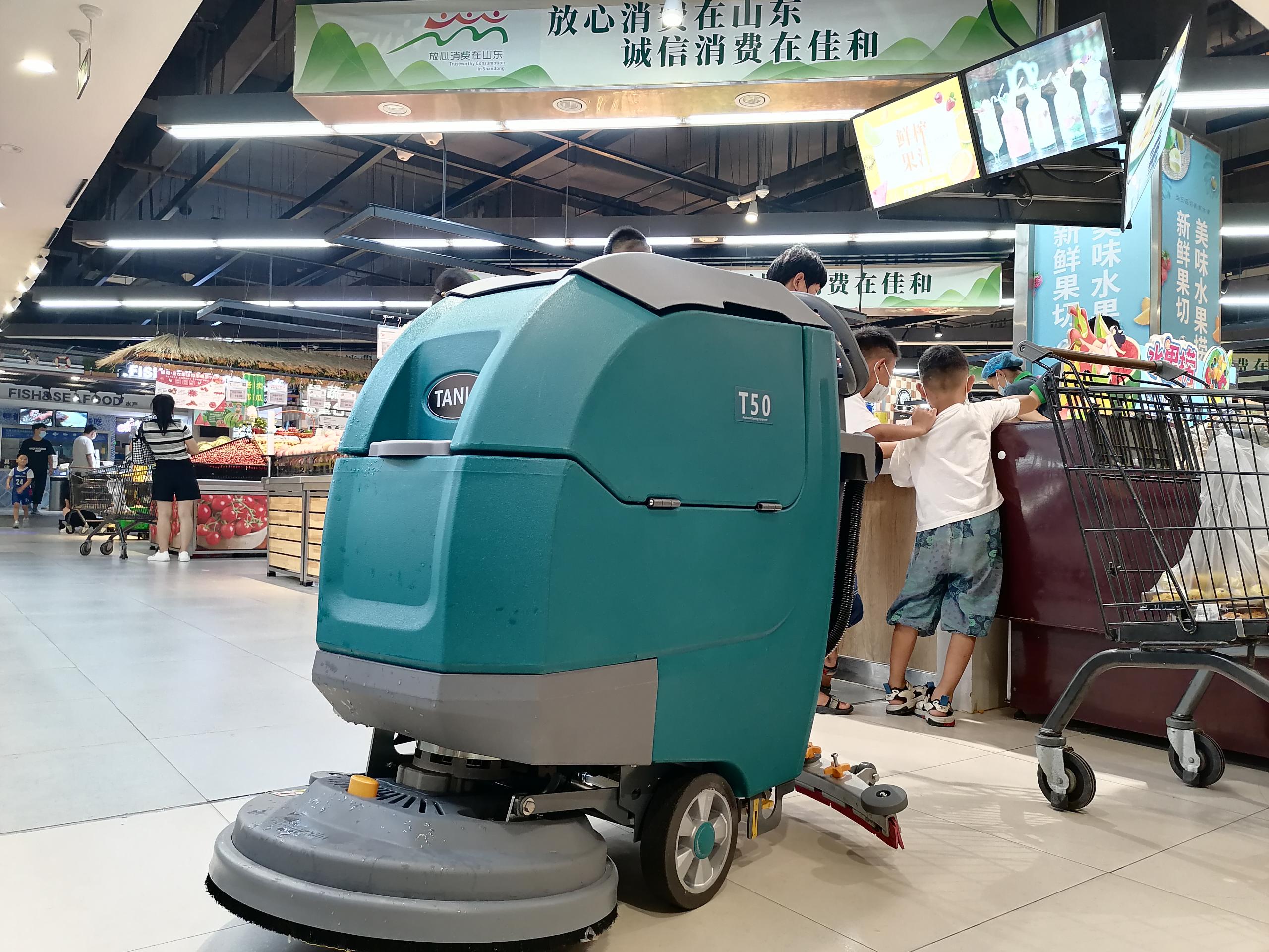 洗地機(jī)品質(zhì)是我們的承諾，您的滿意是我們的追求