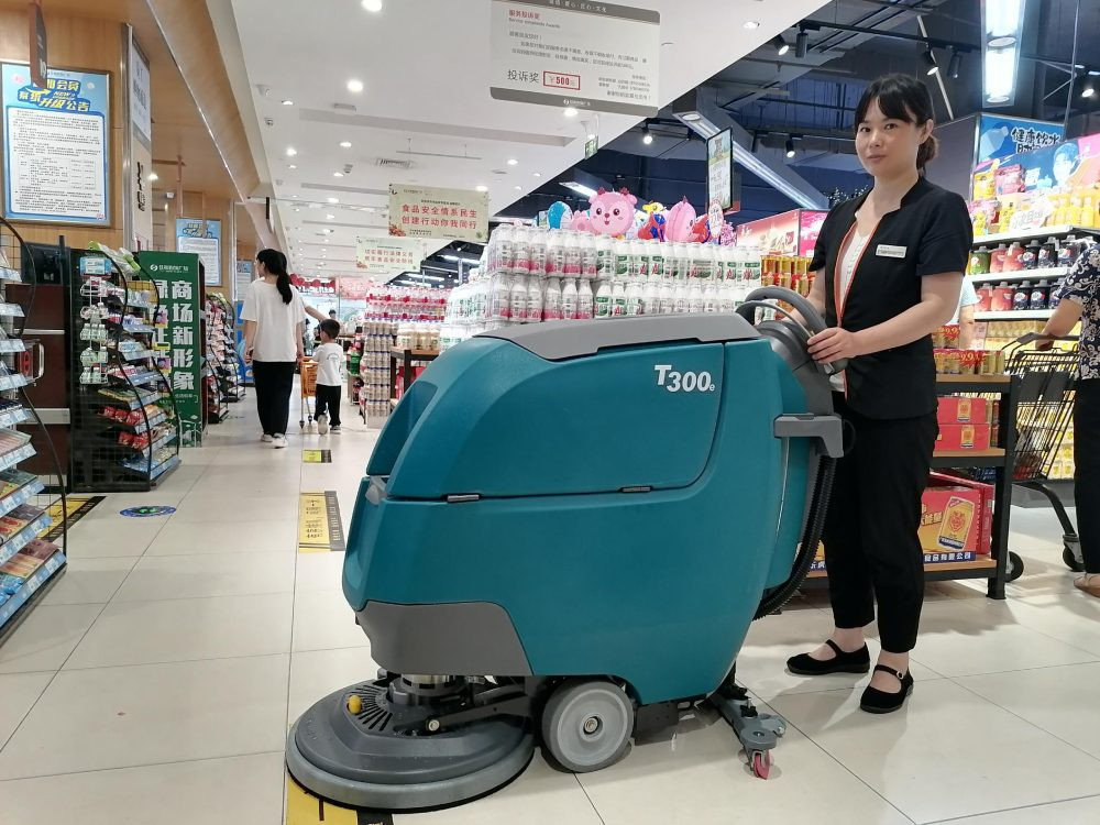 商場(chǎng)清潔，少不了這幾位“功臣”