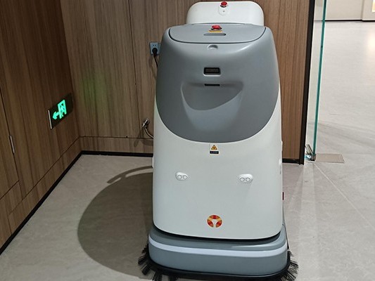 科技助力，酒店煥新 —— 坦力工業(yè)洗地機(jī)器人帶來新變革