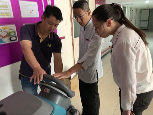 又是一波開學熱，食堂衛(wèi)生需抓緊